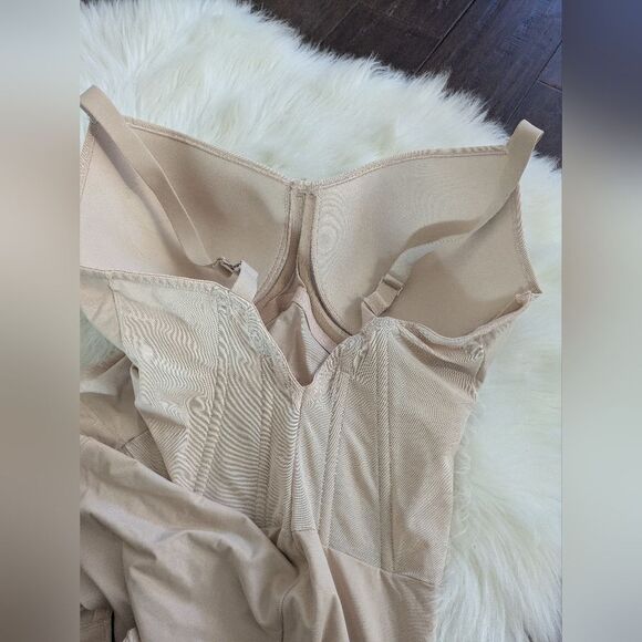 Miraclesuit® Sheer Underwire Bodybriefer Nude Beige shapewear 40DD bridal - Picture 6 of 7